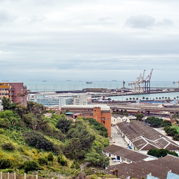 Udsigt til havnen i Nelson Mandela Bay, Port Elizabeth i Sydafrika