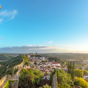 Udsigt fra bymuren til middelalderbyen Obidos, Portugal