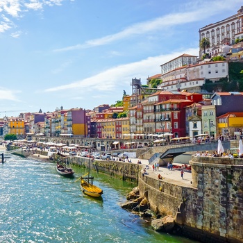 Den gamle bydel i Porto og Douro floden, Portugal