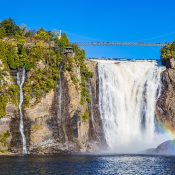 Vandfald i Montmorency Falls Park, Quebec i Canada
