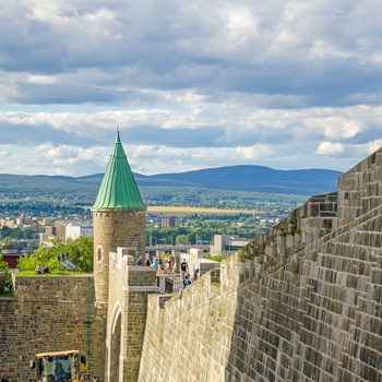 Den befæstet bymur i centrum af Quebec City, Canada