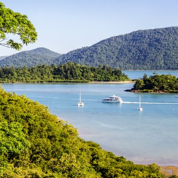På bådtur blandt Whitsunday Islands, Queensland i Australien