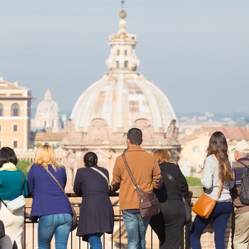 Gruppe af rejsende i Rom