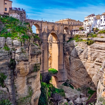 Broen Puente Noevo i byen Ronda, Andalusien