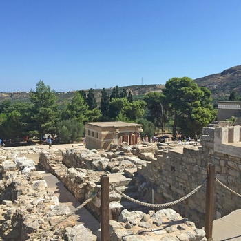 Ruinerne af Knossos-paladset på Kreta - Foto Rony Van den Velde Unsplash