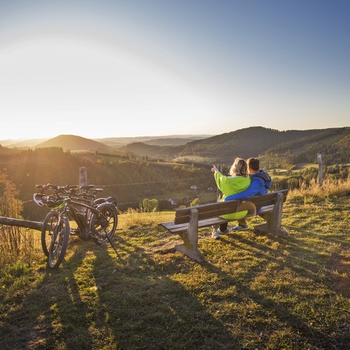 Med elcykel tur ved Schmallenberg, Sauerland - Midttyskland - Copyright Schmallenberger Sauerland Tourismus, Fotograf Sabrina Voss