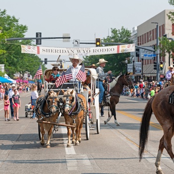 Parade gennem byen under Sheridan WYO Rodeo, Wyoming - Foto: Shawn Parker, Sheridan County Travel & Tourism