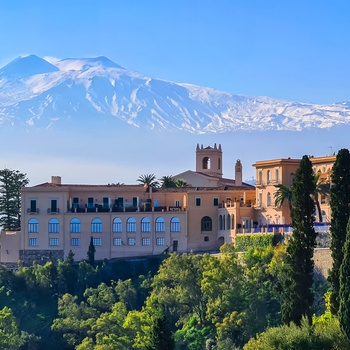 Unikt hotel med vulkanen Etna i baggrunden - Sicilien