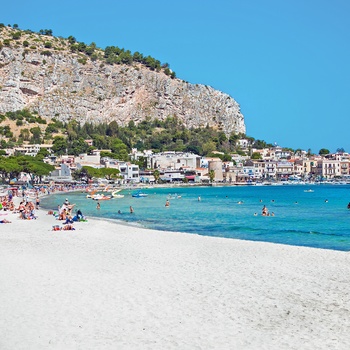 Mondello stranden på Sicilien