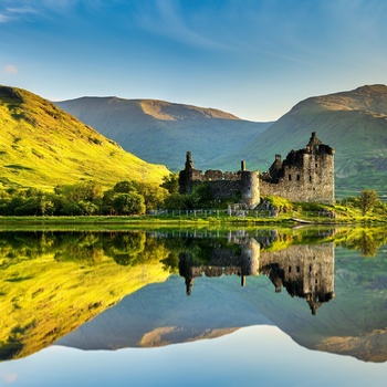 Skotland - Kilchurn Castle ligger ud til Loch Awe den længste ferskvands sø i Skotland