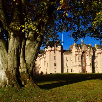 Skotland, Aberdeenshire - Fyvie Castle i den flotte park