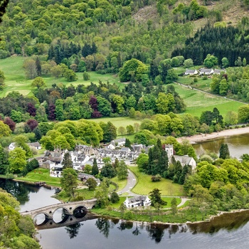 Skotland, Perthshire - byen Kenmore ved Loch Tay