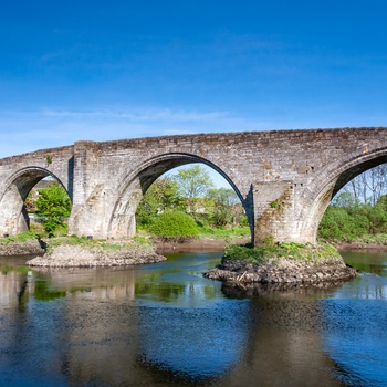 Skotland, Stirling - Stirling Old Bridge smukt beliggende ved River Forth