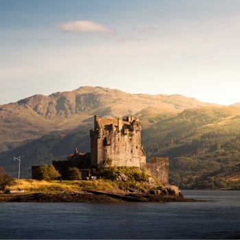 Borgen Eilean Donan i Skotland tæt på Isle of Skye