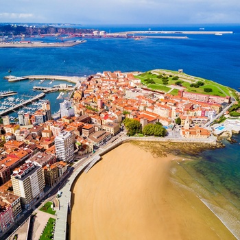 Spanien,Asturien, Gijón - vue fra luften