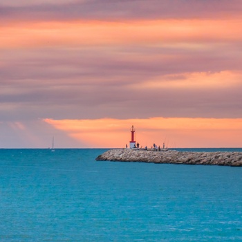 Fyrtårn ved kysten i Valenciaregionen 