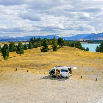 Autocamper ved Glacier lake Tekapo, Mount Cook Nationalpark - New Zealand
