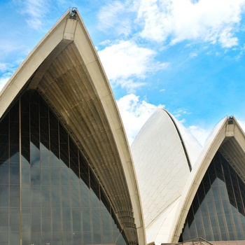 Det karakteristiske tag på operahuset i Sydney