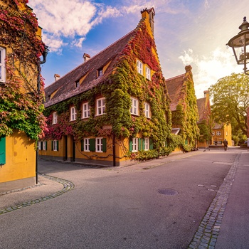 Fuggerei - verdens ældste sociale boligkompleks i Augsburg, Sydtyskland