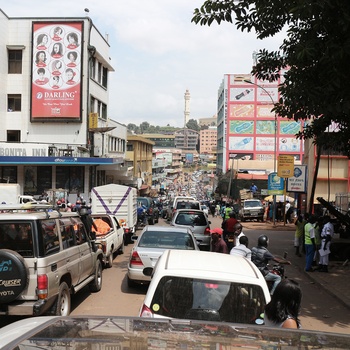 Tæt trafik i hjertet af Kampala - hovedstaden i Uganda
