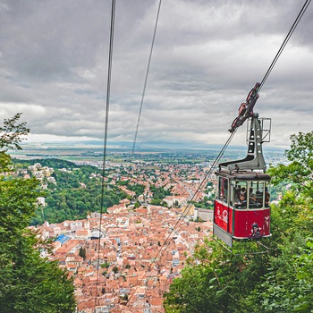 Tampa kabelbane og udsigt til Brasov, Transsylvanien - Foto: Zoltan Rakottyai, Unsplash