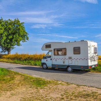 Med autocamper forbi Trosky slot i Tjekkiet