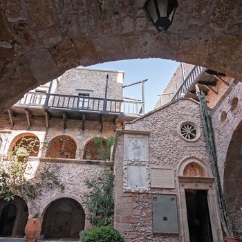 Indergården på Toplou-klosteret på Kreta - Grækenland