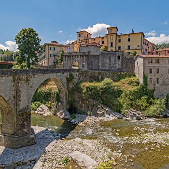 Castelnuovo di Garfagnana - apuansk alpeby i Toscana