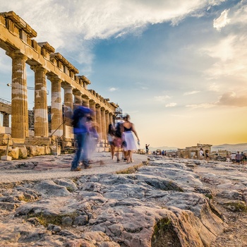 Turister ved Parthenon i Athen, Grækenland