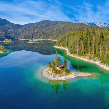 Søen Eibsee i det sydlige Tyskland