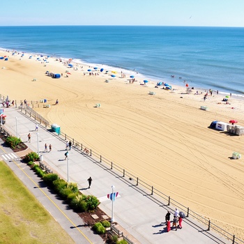 Stranden i kystbyen Virginia Beach - USA