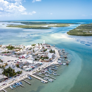Udsigt over kystbyen Rio Lagartos på Yucatan-halvøen - Mexico