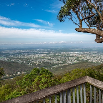 Udsigt til Rockhampton fra Mount Archer National Park - Queensland i Australien