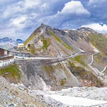 Udsigt til Stelvio-passet mellem Norditalien og Schweiz
