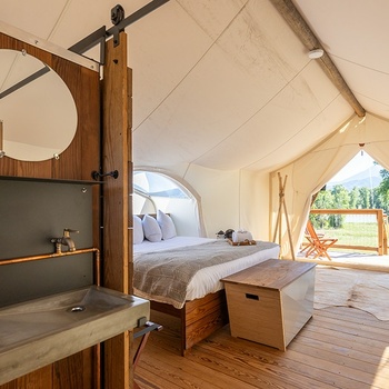 Under Canvas Paradise Valley, Tent Interior