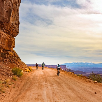 På mountainbike i Canyonlands Nationalpark, Utah i USA