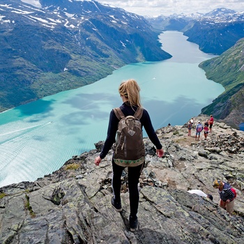 Gruppe af vandrere i Jotunheimen - Norge