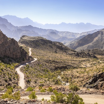 På roadtrip gennem Al Hajar-bjergene i Oman