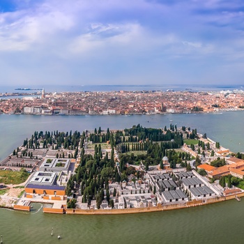 Luftfoto af San Michele øen med kirkegården, Venedig