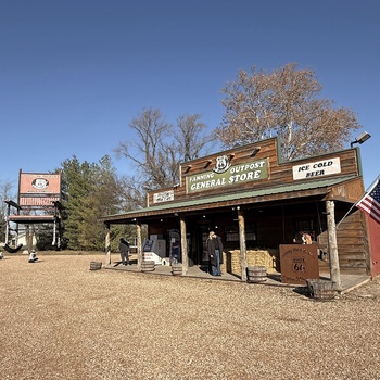 Verdens næststørste gyngestol på Route 66 i den lille by Cuba, Missouri - USA