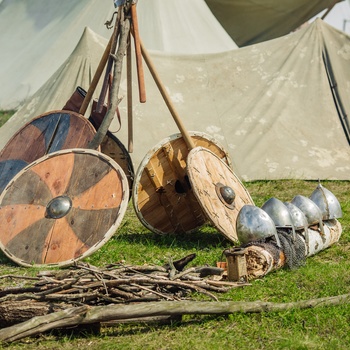Våben og telte fra vikingetiden