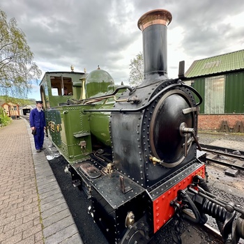 Wales - et af de gamle damplokomotiver på Welshpool & Llanfair Light Railway (Foto - Cymru Wales Crown Copyright)
