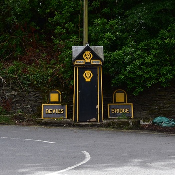 Wales - gammel telefonboks ved Devils Bridge opstillet af FDM's engelske søsterklub AA