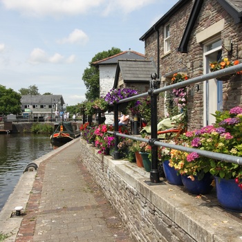 Wales - idyl i byen Brecon ved Brecon Canal