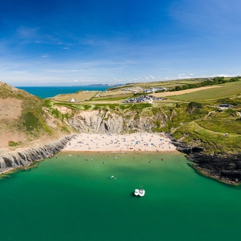 Wales, Pembrokeshire - den skjulte sandstrand Mwnt Beach i Cardigan Bay