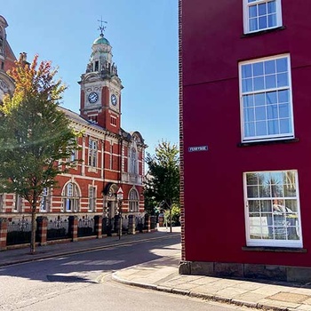 Wales, Swansea - Morgans Hotel set udefra