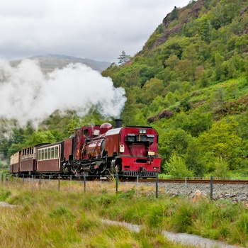 Tog gennem Snowdonia National Park, Wales