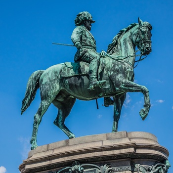 Statuen foran Albertina 