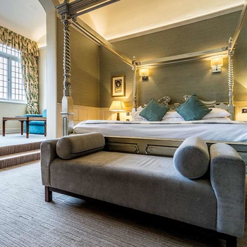 Winchester Royal Hotel suite