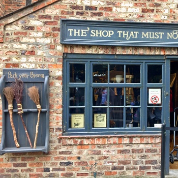 The Shambles med Harry Potter butikker i York - England